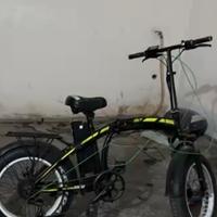 Bici elettrica modificata con accelleratore