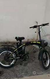 Bici elettrica modificata con accelleratore