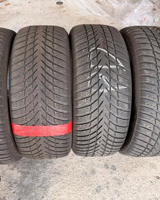 Treno gomme invernali Nokian 235/50/19 103V XL
