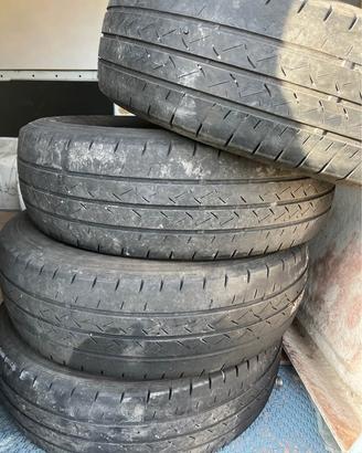 Gomme Bridgestone 205/65 R16C