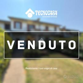 VILLA A SCHIERA A PONTEVICO