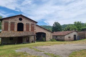 Rustico / Casale di 300 m² a Langhirano
