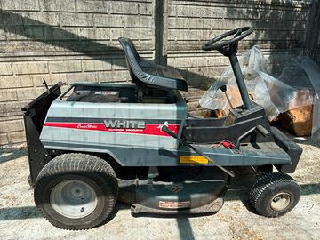 Trattore taglia erba usato 10,5 cavalli