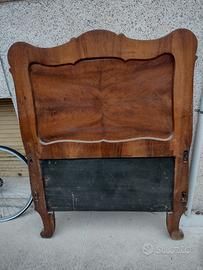 Letti singoli con fianchi fine '800