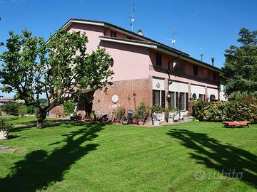 PORZIONE DI RUSTICO RISTRUTTURATO CON PARCO