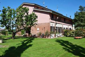 PORZIONE DI RUSTICO RISTRUTTURATO CON PARCO