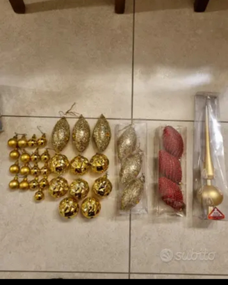 Palline e punta albero di Natale