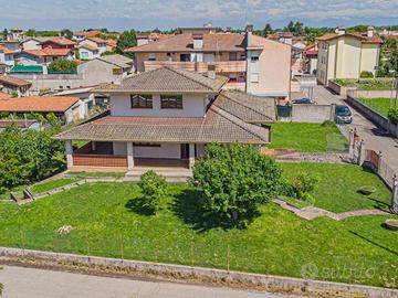 VILLA TRICAMERE PIANO UNICO, ZONA CENTRALE