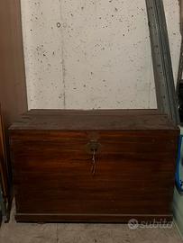 Baule in legno (pezzo di arredo)