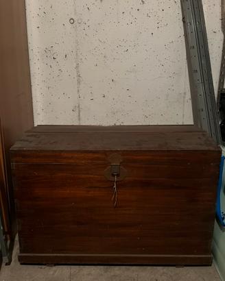 Baule in legno (pezzo di arredo)