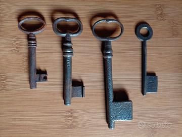 Set chiavi antiche