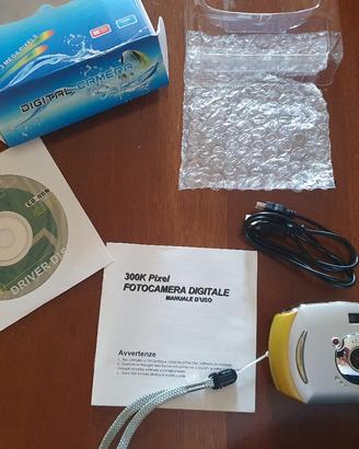 Fotocamera x bambini mai usata, da riparare