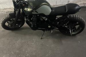 Kawasaki ZR-750 unica nel suo genere iscritta asi