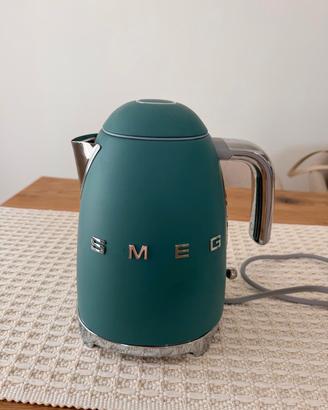 Bollitore SMEG Verde Smeraldo – 6 Mesi 
