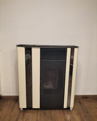 Stufa pellet SLIM Lincar Olga + Tubi e Pellet