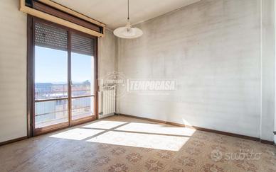 GORLA MINORE - TRILOCALE CON BOX E CANTINA