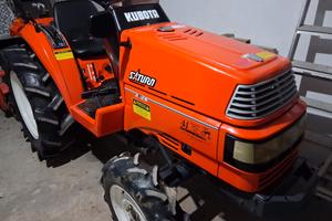 trattore kubota 