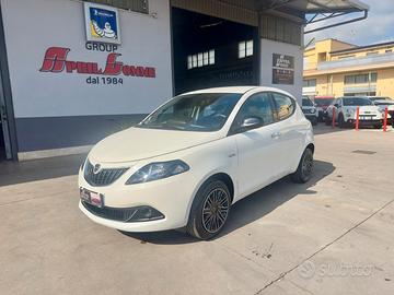 Lancia Ypsilon 1.0 FireFly 5 porte S&S Hybrid Silv