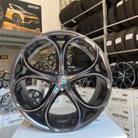 Cerchi Alfa Romeo raggio 18 NUOVI cod.290327