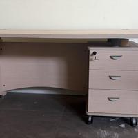 Scrivania in buone condizioni