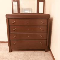 Mobile antico con specchio