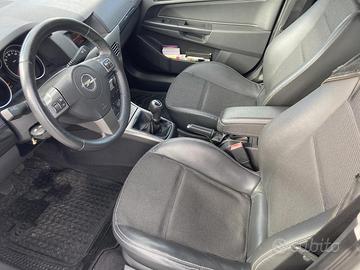 Opel Astra H