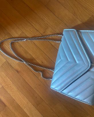 Borsa in pelle argento con catena