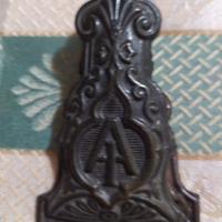 Antico Fermacarte a Molla "AI" in Metallo Brunito 