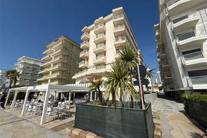 Comodo bilocale in condominio fronte mare