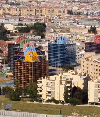 Dispongo di 250 garage cantine e negozi