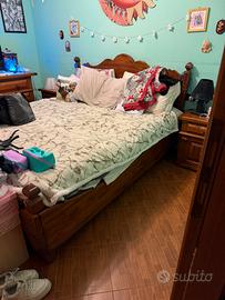 Letto e comodini in massello di castagno