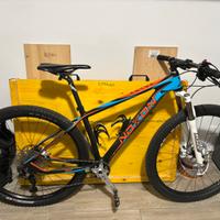 Mountain Bike Noxon Raptor 29 carbonio