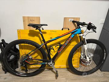 Mountain Bike Noxon Raptor 29 carbonio