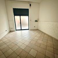 VIA NAPOLI - UFFICIO 50 MQ euro 380 mensili