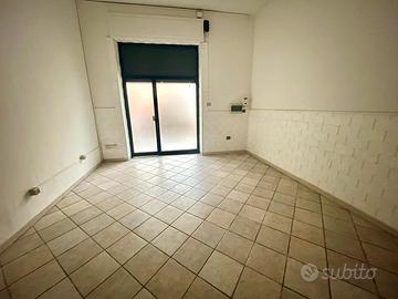 VIA NAPOLI - UFFICIO 50 MQ euro 380 mensili