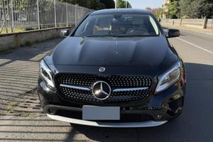 GLA X156 180d Piumium 12/2016 193.000 km