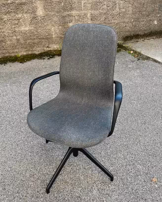 LÅNGFJÄLL Sedia per riunioni con braccioli