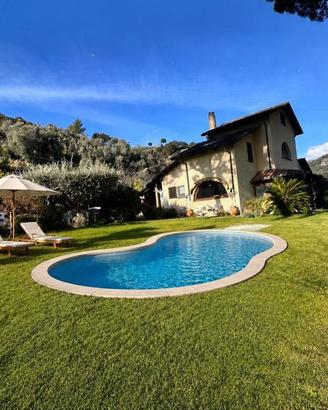Villa di 236 m² con più di 5 locali e box auto a S