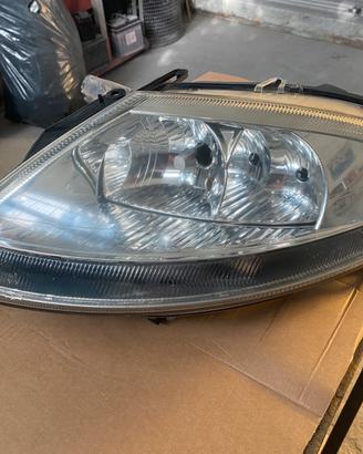 Faro citroen c3