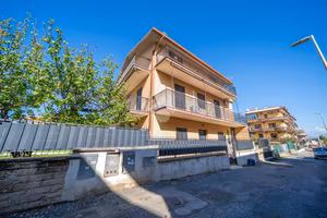2 LOCALI A ROMA