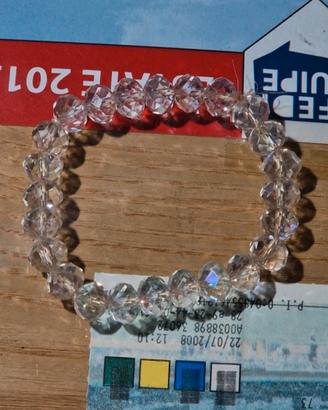 braccialetto con perline trasparenti