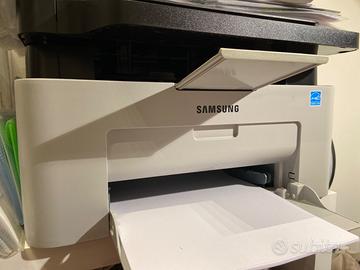 Stampante laser express M2070 con 2 ricambi toner