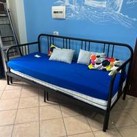 Divano letto due posti da regalare