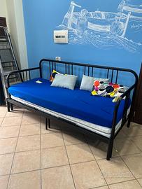 Divano letto due posti da regalare