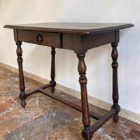 Tavolino in stile Luigi XIII
