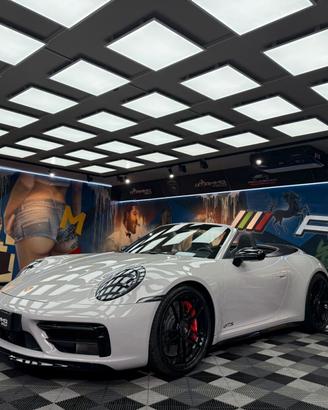 Porsche 911 Carrera 2 GTS Cabriolet (949)