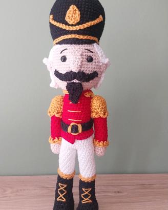 pupazzo amigurumi  soldatino schiaccianoci
