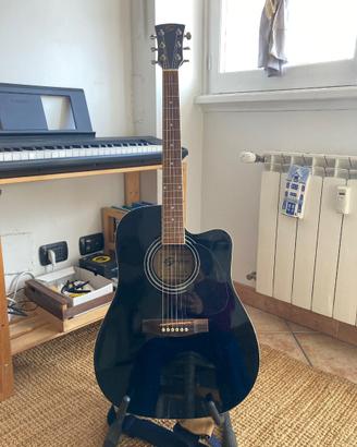 Chitarra acustica amplificabile