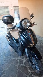  Beverly 260 Tourer