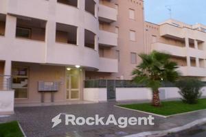 IMMOBILE CON DESTINAZIONE UFFICI O STUDIO PROFESSI